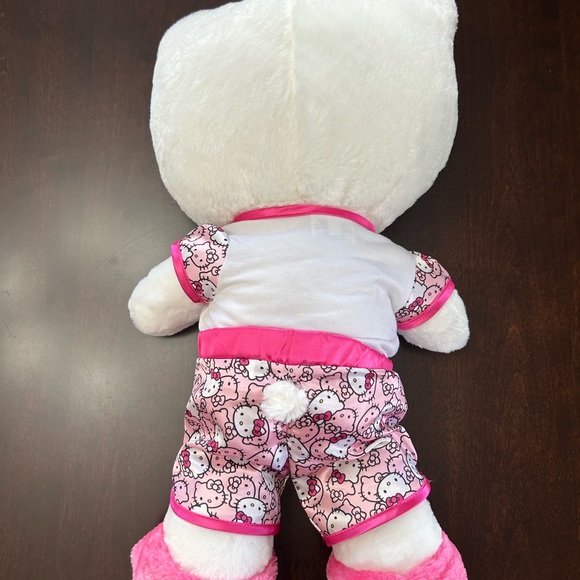 Hello Kitty - Picture 2 of 11